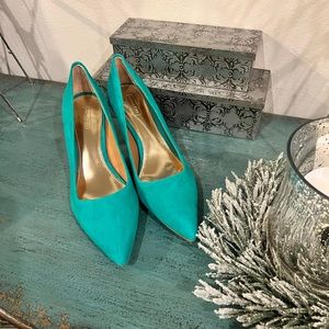 New Coach Emerald Green Suede Heels (8.5B)
